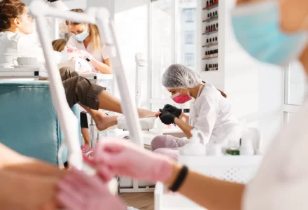 pozitif_ayaklar_ayak_bakim_merkezi_kadikoy_1 pozitif_ayaklar_ayak_bakim_merkezi_kadikoy_1